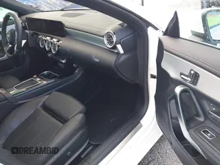 2025 Mercedes-Benz CLA 250 z VIN W1K5J4GBXSN516282, wystawiony jako IAAI lot #41092559 z przebiegiem 7917 mil mil oraz . Historia ofert i sprzedaży dostępna na DreamBid. Obrazek 5.