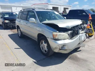 2007 Toyota Highlander w/3rd Row z VIN JTEEP21A770224960, wystawiony jako IAAI lot #41957504 z przebiegiem 221 680 mil mil oraz . Historia ofert i sprzedaży dostępna na DreamBid. Obrazek 1.