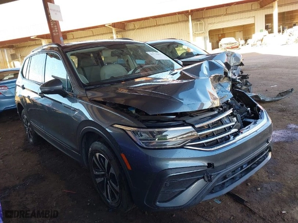 2022 Volkswagen Tiguan S with VIN 3VV1B7AX8NM146414, listed as a IAAI auction lot 41773162 with 115,193 mi miles. Bid and sale history available at carsss.com. Image 1.