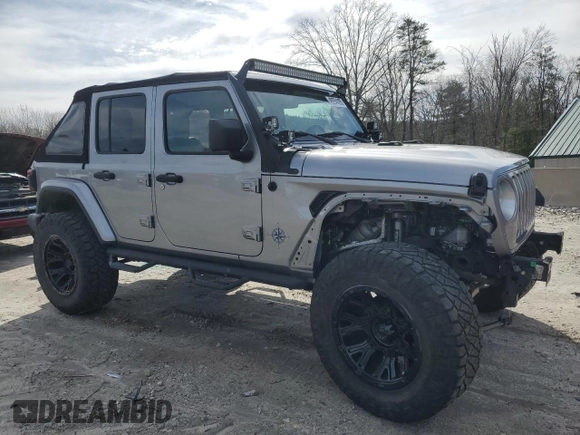 2018 Jeep Wrangler Unlimited Sahara z VIN 1C4HJXEG4JW285606, wystawiony jako Copart lot #49254405 z przebiegiem 57 148 mil mil oraz Szkoda całkowita • Salvage title. Historia ofert i sprzedaży dostępna na DreamBid. Obrazek 4.