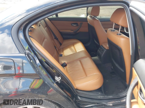 2011 BMW 3 Series 328i xDrive with VIN WBAPK5G57BNN81989, listed as a IAAI auction lot 41861121 with 176,847 mi miles. Bid and sale history available at carsss.com. Image 8.