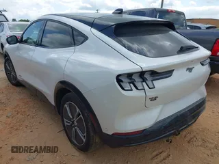 2023 Ford Mustang Mach-E Premium с VIN 3FMTK3R48PMA72033, выставлен на аукционе IAAI как лот 42143610 с пробегом 16 574 миль миль и . История ставок и продаж доступна на DreamBid. Изображение 3.