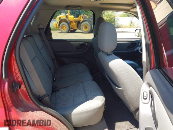 2005 Ford Escape XLT z VIN 1FMYU03125KA93980, wystawiony jako IAAI lot #42851032 z przebiegiem 196 031 mil mil oraz . Historia ofert i sprzedaży dostępna na DreamBid. Obrazek 8.