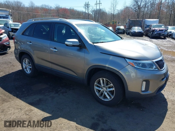 2015 Kia Sorento LX with VIN 5XYKT4A60FG606279, listed as a IAAI auction lot 41972303 with 123,033 mi miles. Bid and sale history available at carsss.com. Image 1.