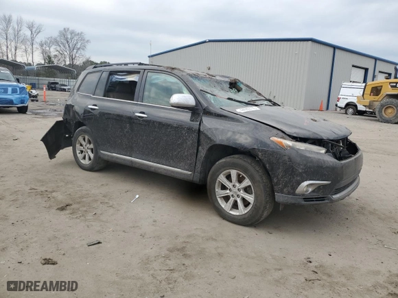 2011 Toyota Highlander with VIN 5TDBK3EHXBS082452, listed as a Copart auction lot 44063115 with 221,062 mi miles and Salvage Title. Bid and sale history available at carsss.com. Image 4.