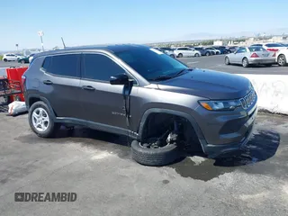2022 Jeep Compass Sport с VIN 3C4NJDAB5NT205642, выставлен на аукционе IAAI как лот 42130466 с пробегом 52 713 миль миль и . История ставок и продаж доступна на DreamBid. Изображение 1.