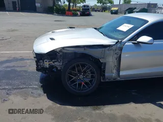 2019 Ford Mustang EcoBoost с VIN 1FA6P8TH8K5194620, выставлен на аукционе IAAI как лот 42162362 с пробегом 29 121 миль миль и . История ставок и продаж доступна на DreamBid. Изображение 18.