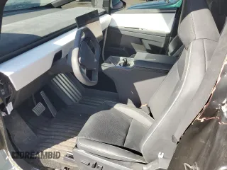 2024 Tesla Cybertruck Cyberbeast z VIN 7G2CEHEEXRA017494, wystawiony jako Copart lot #48149135 z przebiegiem 6883 mil mil oraz Szkody całkowita. Historia ofert i sprzedaży dostępna na DreamBid. Obrazek 7.