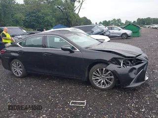 2020 Lexus ES 350 with VIN 58ADZ1B17LU054898, listed as a IAAI auction lot 42673828 with 17,996 mi miles and . Bid and sale history available at DreamBid. Image 13.