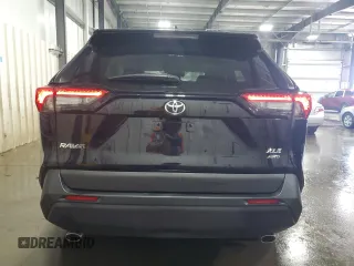 2022 Toyota RAV4 XLE Premium with VIN 2T3A1RFVXNC316132, listed as a Copart auction lot 55650775 with 30,860 mi miles and Salvage title. Bid and sale history available at DreamBid. Image 6.