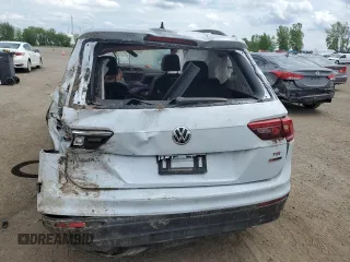 2018 Volkswagen Tiguan SEL z VIN 3VV2B7AXXJM139608, wystawiony jako Copart lot #59742705 z przebiegiem Nie podano mil oraz Szkoda całkowita • Salvage title. Historia ofert i sprzedaży dostępna na DreamBid. Obrazek 6.