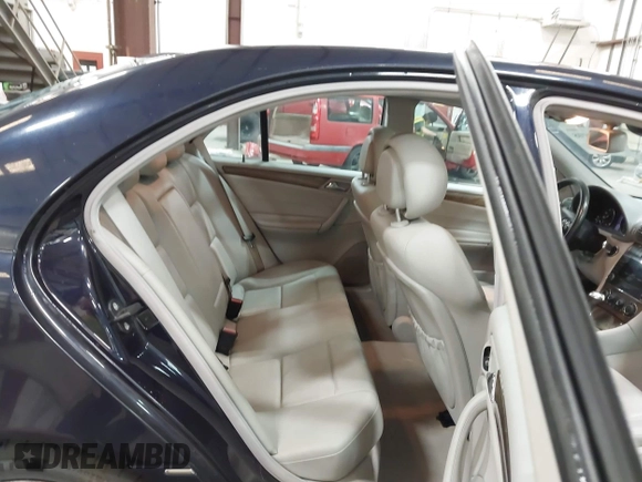 2007 Mercedes-Benz C 230 Sport с VIN WDBRF52H97F930409, выставлен на аукционе IAAI как лот 42504108 с пробегом 124 944 миль миль и . История ставок и продаж доступна на DreamBid. Изображение 8.