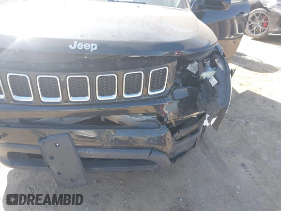 2018 Jeep Compass Altitude with VIN 3C4NJDBB2JT418914, listed as a IAAI auction lot 41759891 with 137,643 mi miles and . Bid and sale history available at carsss.com. Image 19.