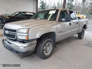 2006 Chevrolet Silverado 2500HD LT1 with VIN 1GCHK23U16F261716, listed as a IAAI auction lot 41892408 with 273,228 mi miles. Bid and sale history available at carsss.com. Image 18.