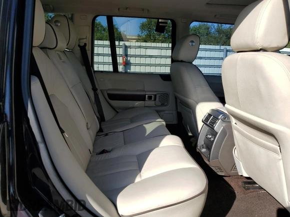2010 Land Rover Range Rover HSE z VIN SALME1D48AA317504, wystawiony jako Copart lot #86007894 z przebiegiem 116 775 mil mil oraz Czysty tytuł • Clean title. Historia ofert i sprzedaży dostępna na DreamBid. Obrazek 10.