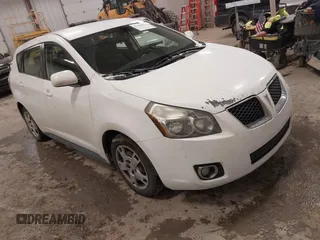 2009 Pontiac Vibe w/1SB with VIN 5Y2SP67039Z457116, listed as a IAAI auction lot 41100954 with 122,138 mi miles. Bid and sale history available at carsss.com. Image 1.