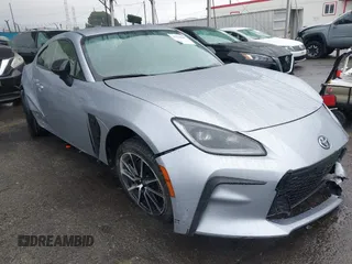 2024 Toyota GR86 with VIN JF1ZNBB19R9760629, listed as a IAAI auction lot 41528047 with 7,637 mi miles. Bid and sale history available at carsss.com. Image 1.