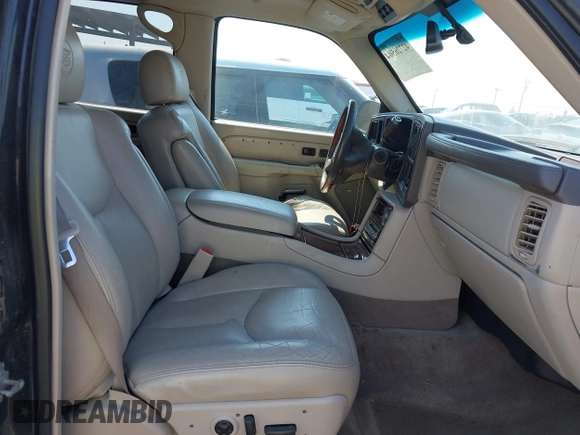 2005 Cadillac Escalade with VIN 1GYEK63N75R121907, listed as a IAAI auction lot 42726504 with 227,334 mi miles and . Bid and sale history available at DreamBid. Image 5.