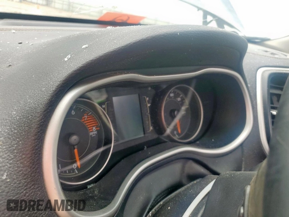 2018 Jeep Cherokee Latitude Plus z VIN 1C4PJLLX5JD557003, wystawiony jako Copart lot #60744585 z przebiegiem Nie podano mil oraz Szkoda całkowita • Salvage title. Historia ofert i sprzedaży dostępna na DreamBid. Obrazek 9.