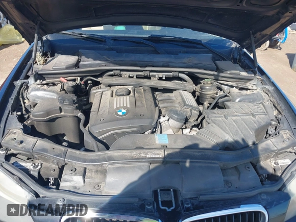 2011 BMW 3 Series 328i with VIN WBAPH7G56BNN04010, listed as a IAAI auction lot 41370777 with 1 mi miles. Bid and sale history available at carsss.com. Image 10.