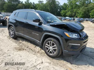 2018 Jeep Compass Latitude with VIN 3C4NJCBBXJT339470, listed as a Copart auction lot 61000055 with 75,563 mi miles and Salvage title. Bid and sale history available at DreamBid. Image 4.