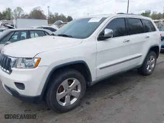 2011 Jeep Grand Cherokee Limited with VIN 1J4RR5GG4BC631343, listed as a IAAI auction lot 41933513 with 262,207 mi miles. Bid and sale history available at carsss.com. Image 6.