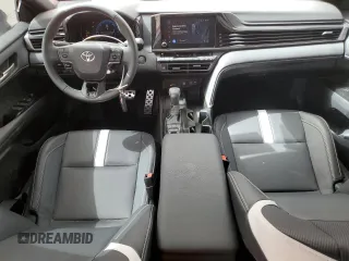 2025 Toyota Camry LE with VIN 4T1DAACK2SU098084, listed as a Copart auction lot 47142905 with 2,331 mi miles and Salvage Title. Bid and sale history available at carsss.com. Image 8.