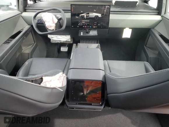 2024 Tesla Cybertruck с VIN 7G2CEHEDXRA056495, выставлен на аукционе Copart как лот 50212135 с пробегом 5 280 миль миль и Списание • Salvage title. История ставок и продаж доступна на DreamBid. Изображение 8.