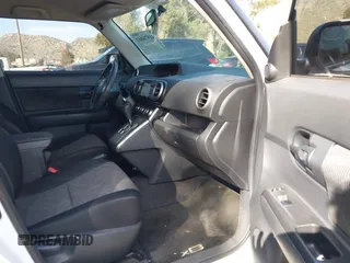 2015 Scion xB with VIN JTLZE4FE3FJ080193, listed as a IAAI auction lot 41976842 with 164,988 mi miles. Bid and sale history available at carsss.com. Image 5.