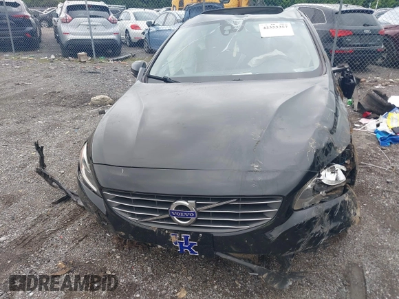 2016 Volvo S60 T5 Premier z VIN YV1612TK3G2411949, wystawiony jako IAAI lot #42353357 z przebiegiem 152 937 mil mil oraz . Historia ofert i sprzedaży dostępna na DreamBid. Obrazek 11.