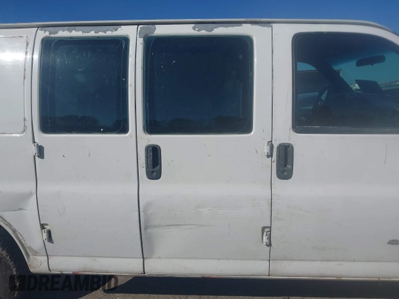 2000 Chevrolet City Express Cargo z VIN 1GCFG15W2Y1133504, wystawiony jako IAAI lot #41673541 z przebiegiem 167 849 mil mil oraz . Historia ofert i sprzedaży dostępna na DreamBid. Obrazek 13.