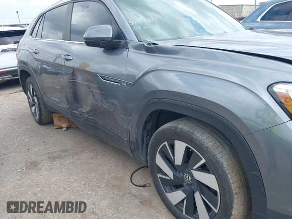 2024 Volkswagen Atlas SE with VIN 1V2JE2CAXRC237272, listed as a IAAI auction lot 42128786 with 61,475 mi miles and . Bid and sale history available at DreamBid. Image 6.