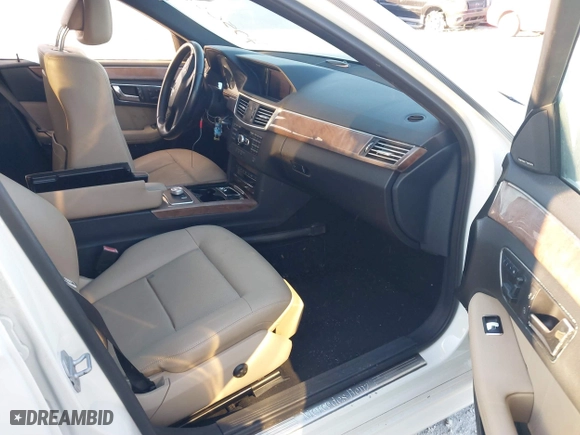 2011 Mercedes-Benz E-Class E 350 Luxury BlueTEC with VIN WDDHF2EB2BA489107, listed as a IAAI auction lot 41224580 with 1 mi miles. Bid and sale history available at carsss.com. Image 5.