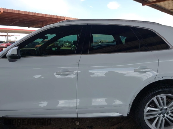 2018 Audi Q5 Premium Plus with VIN WA1BNAFY2J2218812, listed as a IAAI auction lot 41966425 with 67,530 mi miles. Bid and sale history available at carsss.com. Image 15.