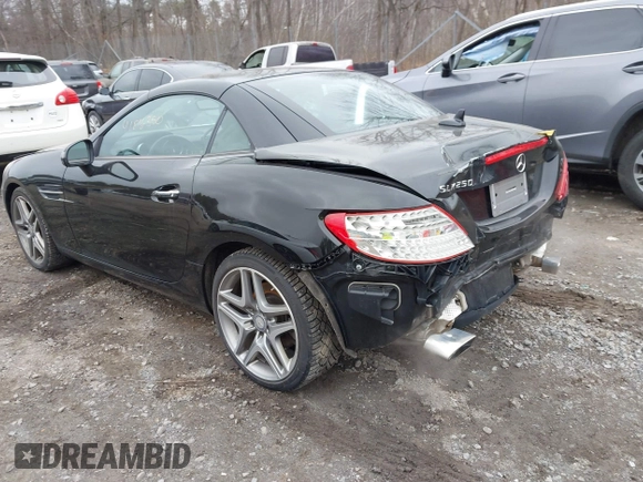2015 Mercedes-Benz SLK-Class SLK 250 with VIN WDDPK4HA5FF111457, listed as a IAAI auction lot 41816350 with 35,524 mi miles. Bid and sale history available at carsss.com. Image 3.