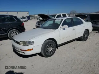 1993 Toyota Camry LE with VIN 4T1SK12E9PU220155, listed as a Copart auction lot 88475235 with 327,907 mi miles and Clean Title. Bid and sale history available at carsss.com. Image 1.