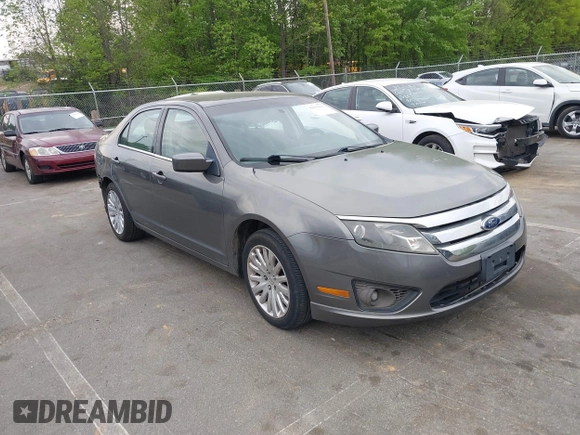 2011 Ford Fusion SE with VIN 3FAHP0HA1BR203046, listed as a IAAI auction lot 42011121 with 302,078 mi miles. Bid and sale history available at carsss.com. Image 1.