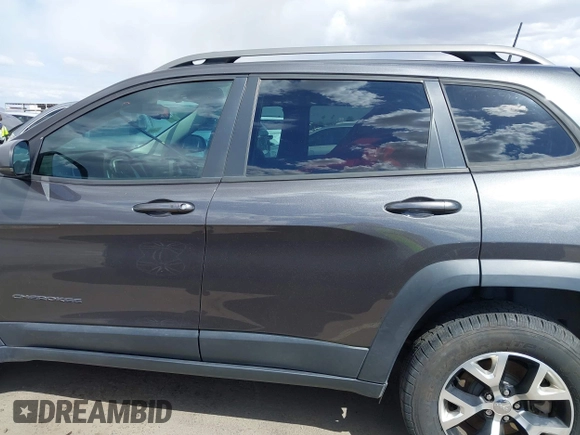 2017 Jeep Cherokee Trailhawk с VIN 1C4PJMBS6HW597794, выставлен на аукционе IAAI как лот 41750977 с пробегом 47 313 миль миль и . История ставок и продаж доступна на DreamBid. Изображение 15.
