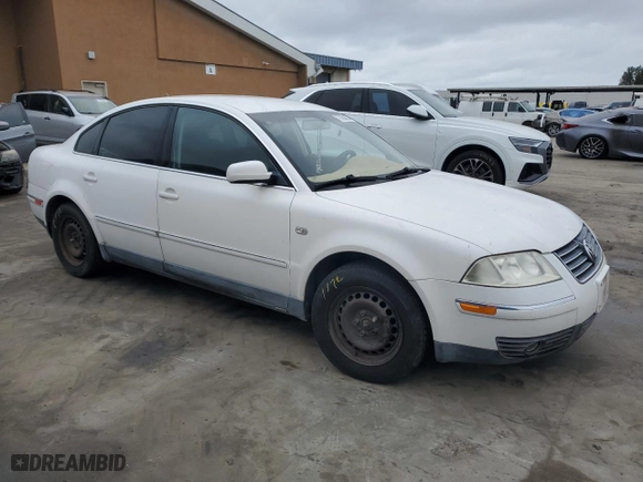2002 Volkswagen Passat GLS with VIN WVWPD63B02P367932, listed as a Copart auction lot 72458204 with 252,329 mi miles and Salvage Title. Bid and sale history available at carsss.com. Image 4.