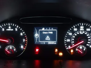 2016 Kia Sorento LX with VIN 5XYPGDA32GG128755, listed as a IAAI auction lot 41025327 with 166,424 mi miles. Bid and sale history available at carsss.com. Image 15.