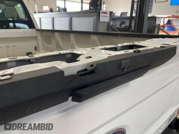 2019 Ford F-350 Platinum с VIN 1FT7W3BTXKED68083, выставлен на аукционе IAAI как лот 42602897 с пробегом 201 348 миль миль и . История ставок и продаж доступна на DreamBid. Изображение 14.