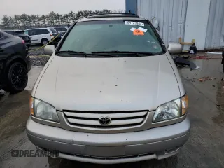 2002 Toyota Sienna LE with VIN 4T3ZF13C82U492678, listed as a Copart auction lot 84123944 with 138,763 mi miles and Clean Title. Bid and sale history available at carsss.com. Image 5.