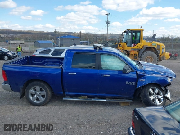 2015 Ram 1500 Big Horn z VIN 1C6RR7LT0FS595755, wystawiony jako IAAI lot #41990415 z przebiegiem 175 888 mil mil oraz . Historia ofert i sprzedaży dostępna na DreamBid. Obrazek 13.