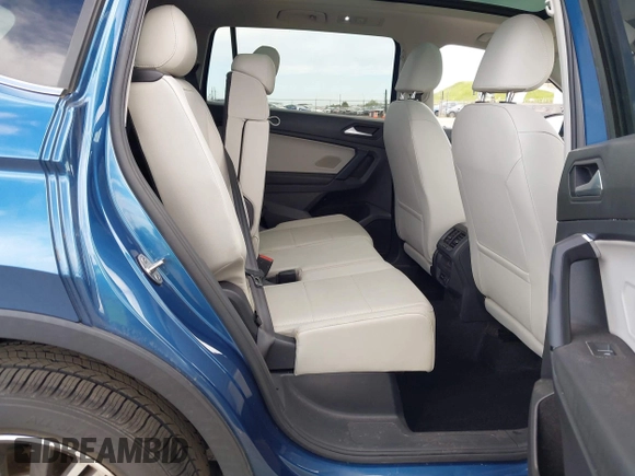 2019 Volkswagen Tiguan SE with VIN 3VV3B7AX2KM064568, listed as a IAAI auction lot 42008754 with 53,132 mi miles and . Bid and sale history available at DreamBid. Image 8.