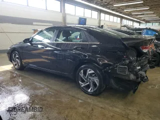 2025 Hyundai Elantra SEL Convenience z VIN KMHLS4DG1SU896015, wystawiony jako Copart lot #59768135 z przebiegiem 9 028 mil mil oraz Czysty tytuł • Clean title. Historia ofert i sprzedaży dostępna na DreamBid. Obrazek 2.