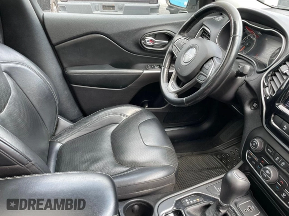 2020 Jeep Cherokee Limited with VIN 1C4PJMDXXLD562415, listed as a Copart auction lot 65097625 with 142,343 mi miles and Clean title. Bid and sale history available at DreamBid. Image 5.