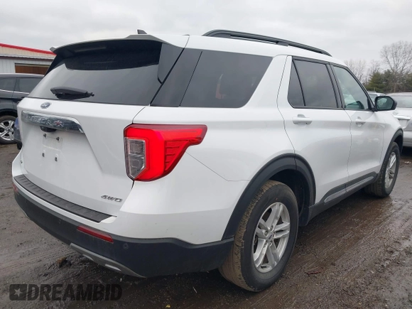 2023 Ford Explorer XLT with VIN 1FMSK8DH0PGB65108, listed as a IAAI auction lot 41519513 with 37,581 mi miles. Bid and sale history available at carsss.com. Image 4.