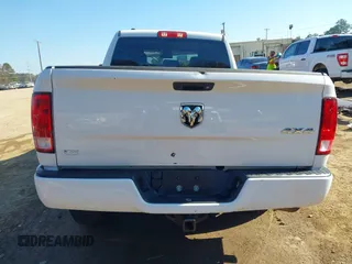 2018 Ram 1500 Express with VIN 1C6RR7FG5JS296222, listed as a IAAI auction lot 40983448 with 61,262 mi miles. Bid and sale history available at carsss.com. Image 17.