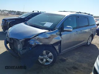 2012 Toyota Sienna LE AAS with VIN 5TDKK3DC5CS269377, listed as a IAAI auction lot 41828866 with 1 mi miles. Bid and sale history available at carsss.com. Image 2.