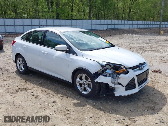 2012 Ford Focus SE with VIN 1FAHP3F2XCL122141, listed as a IAAI auction lot 42008877 with 122,743 mi miles. Bid and sale history available at carsss.com. Image 1.